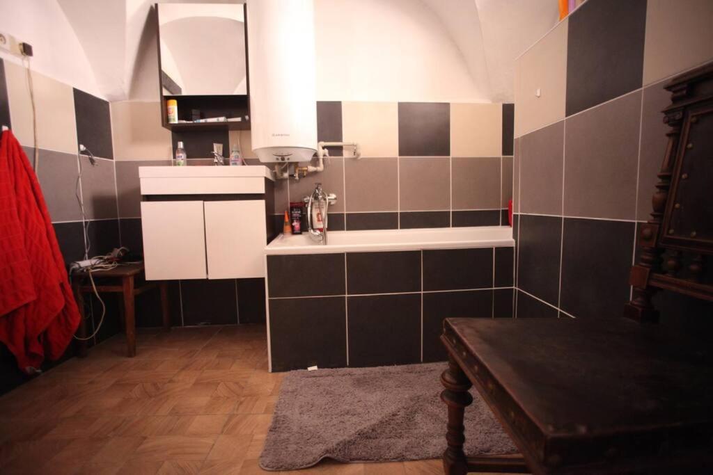Apartment Unesco 14 Century *