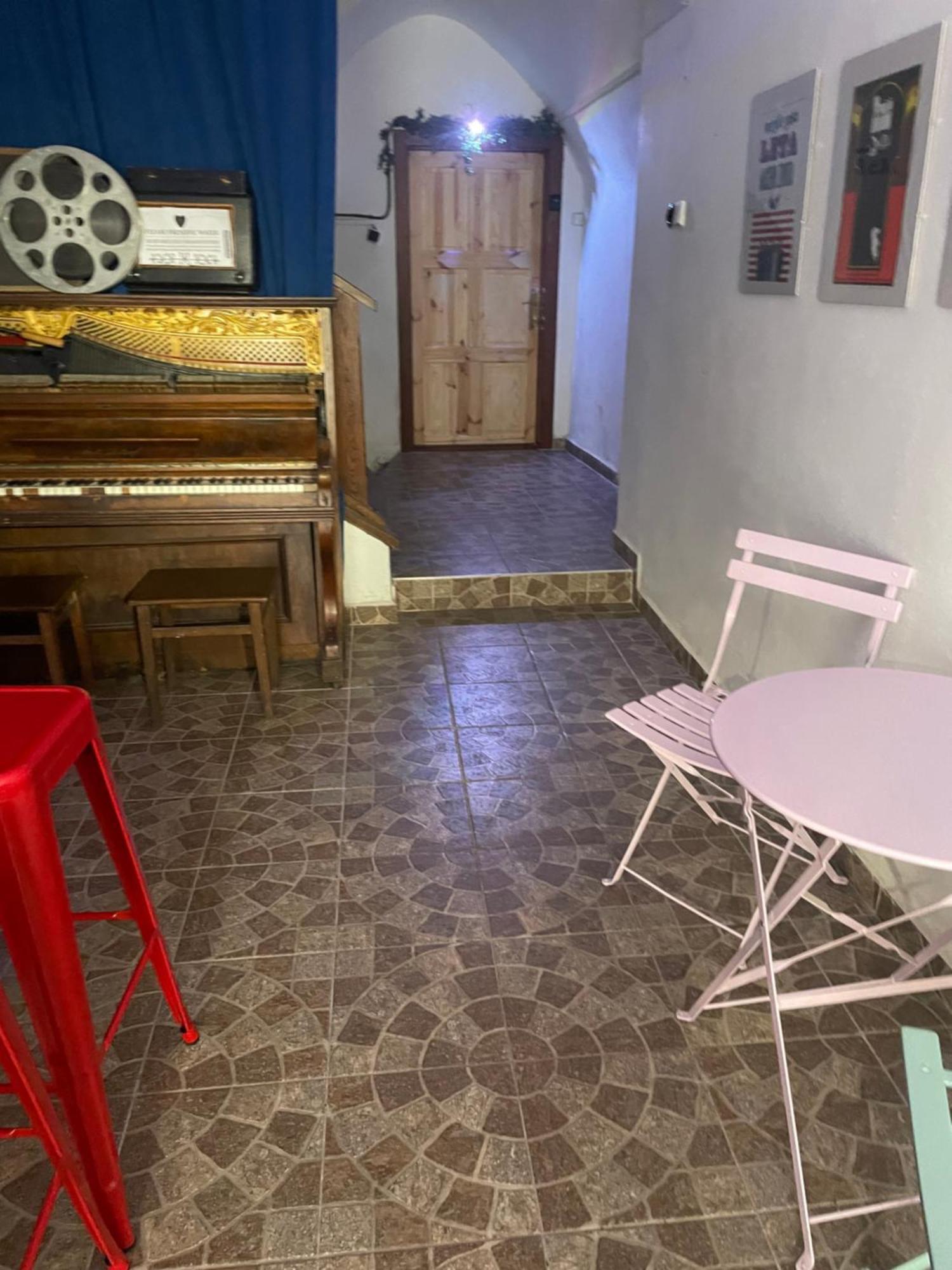 Unesco 14 Century Apartment